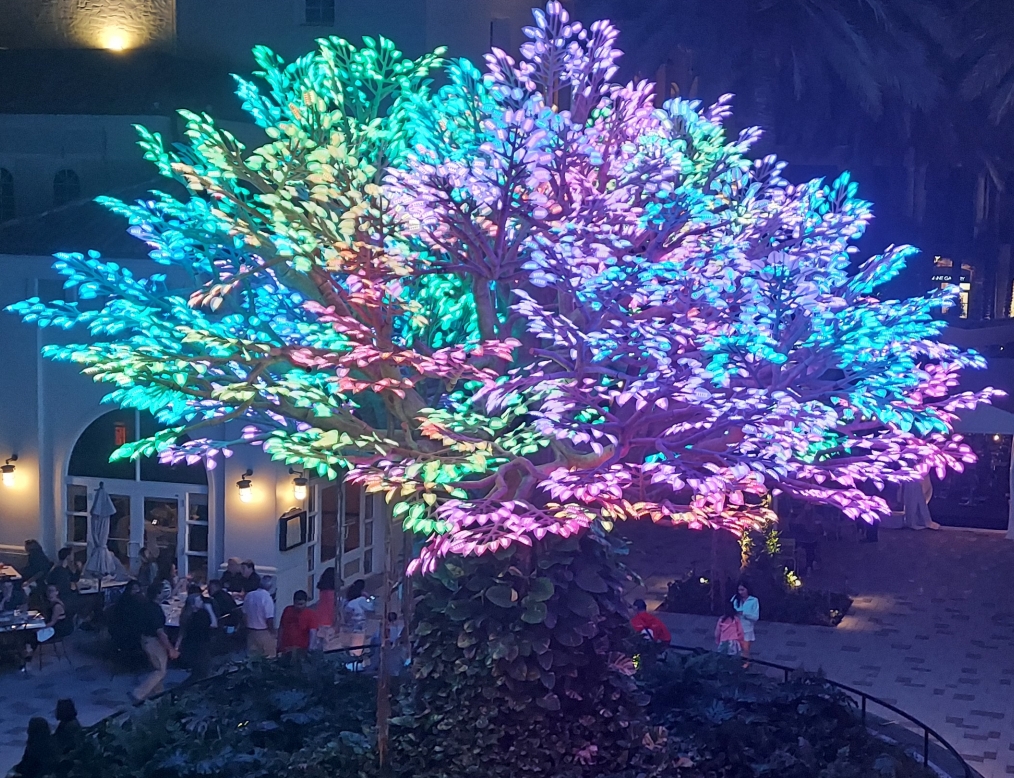 LED Tree Sculpture | Interactive Outdoor Light Art | BioLumina